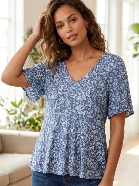 Cynthia Rowley Tops - Cynthia Rowley Blue Floral V-Neck Boho Blouse Size M